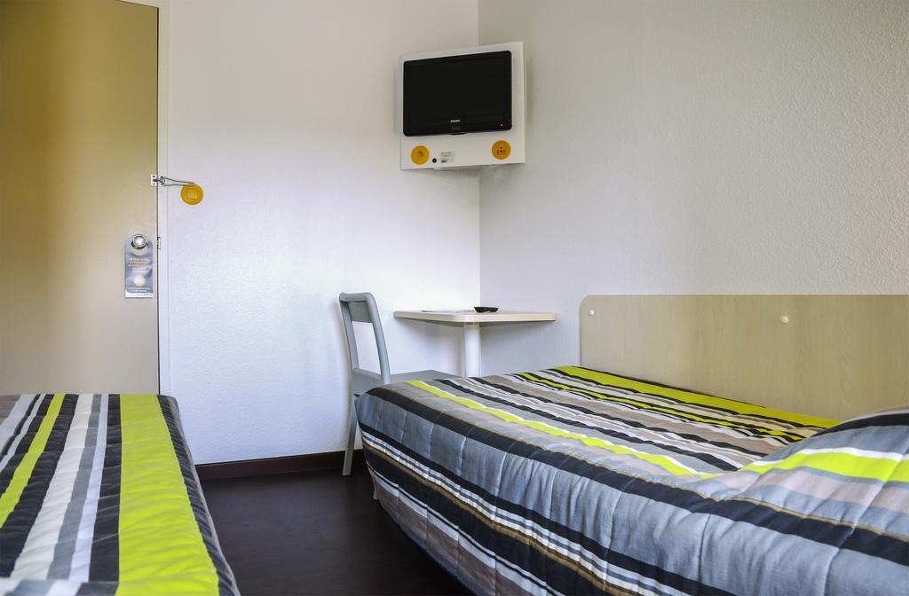Enzo Hotel 1Er Prix Coudes ภายนอก รูปภาพ